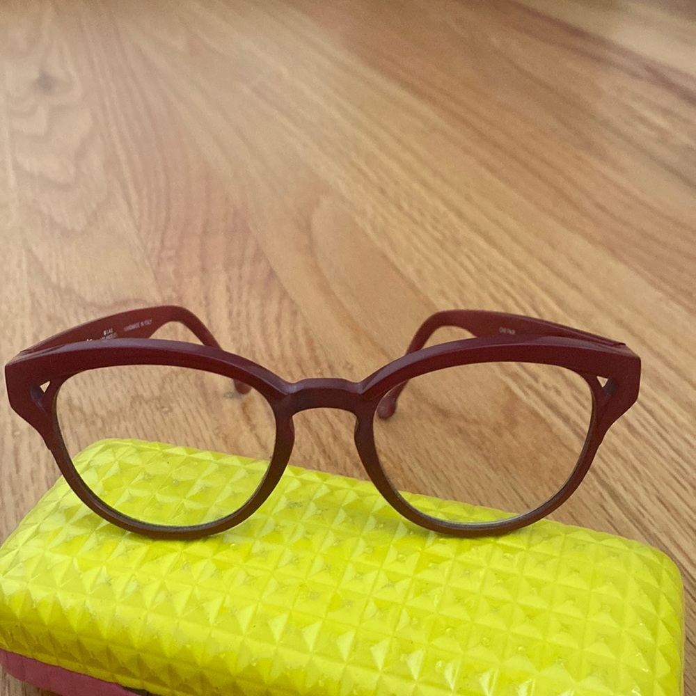 LA Eyewear glasses